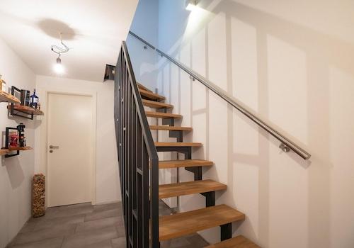 Kellerbereich mit Treppe EG