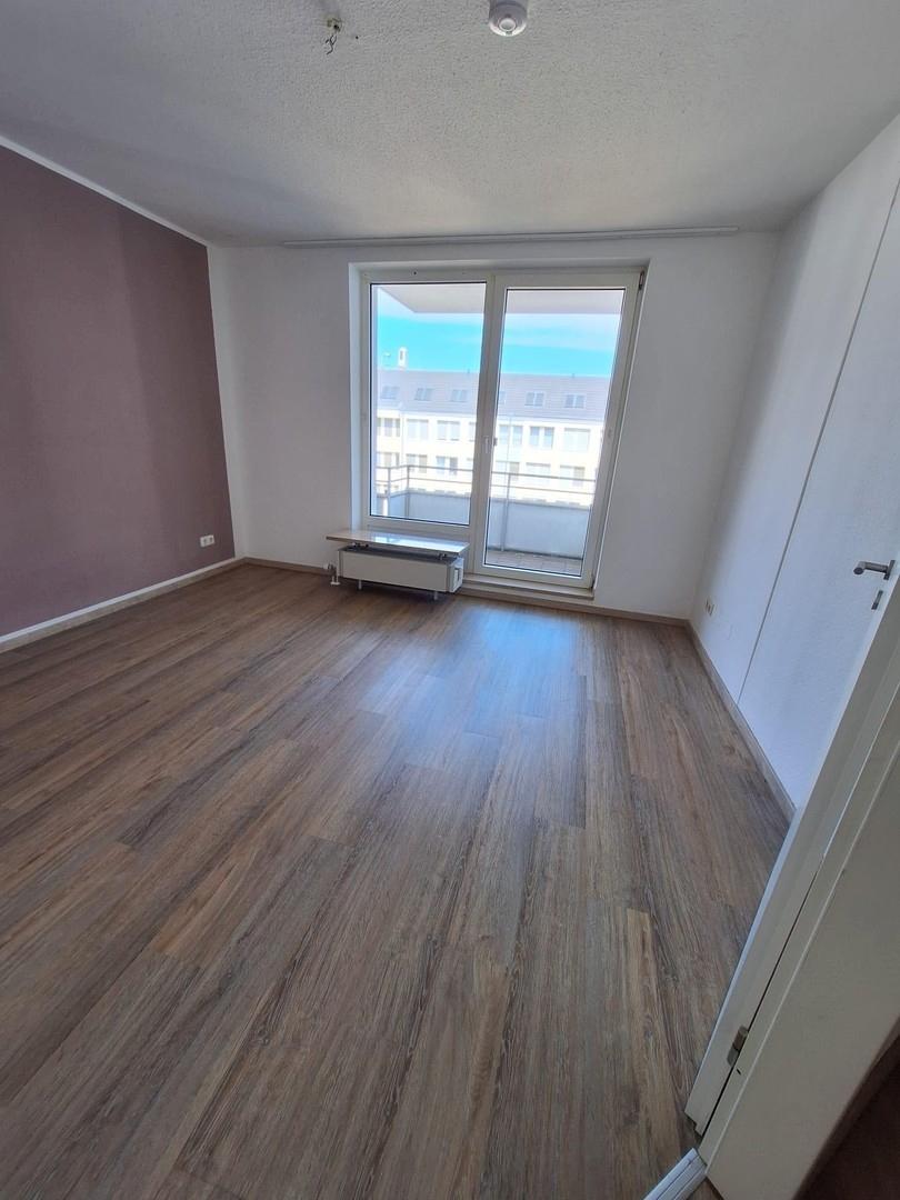 SZ mit Zugang zum Balkon