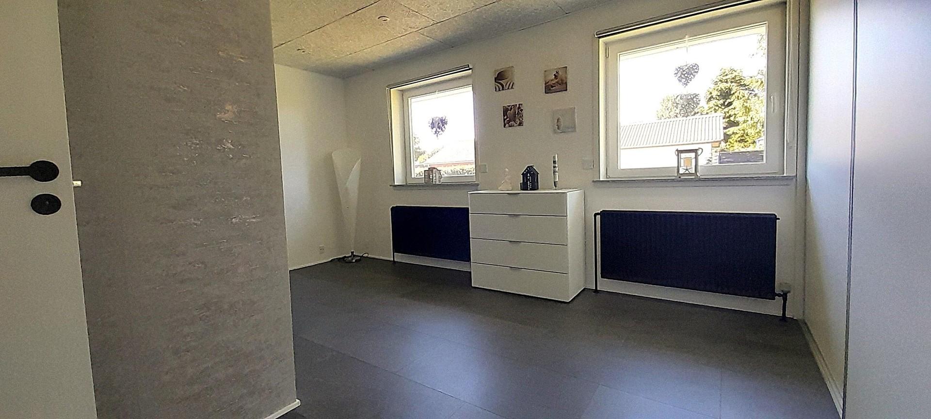 großes Kinder-/Gästezimmer 