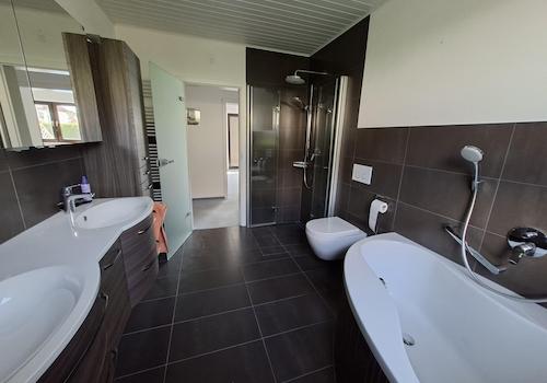 Badezimmer EG