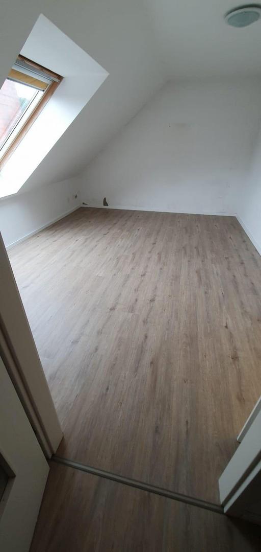 DG-Zimmer mit Vinylboden