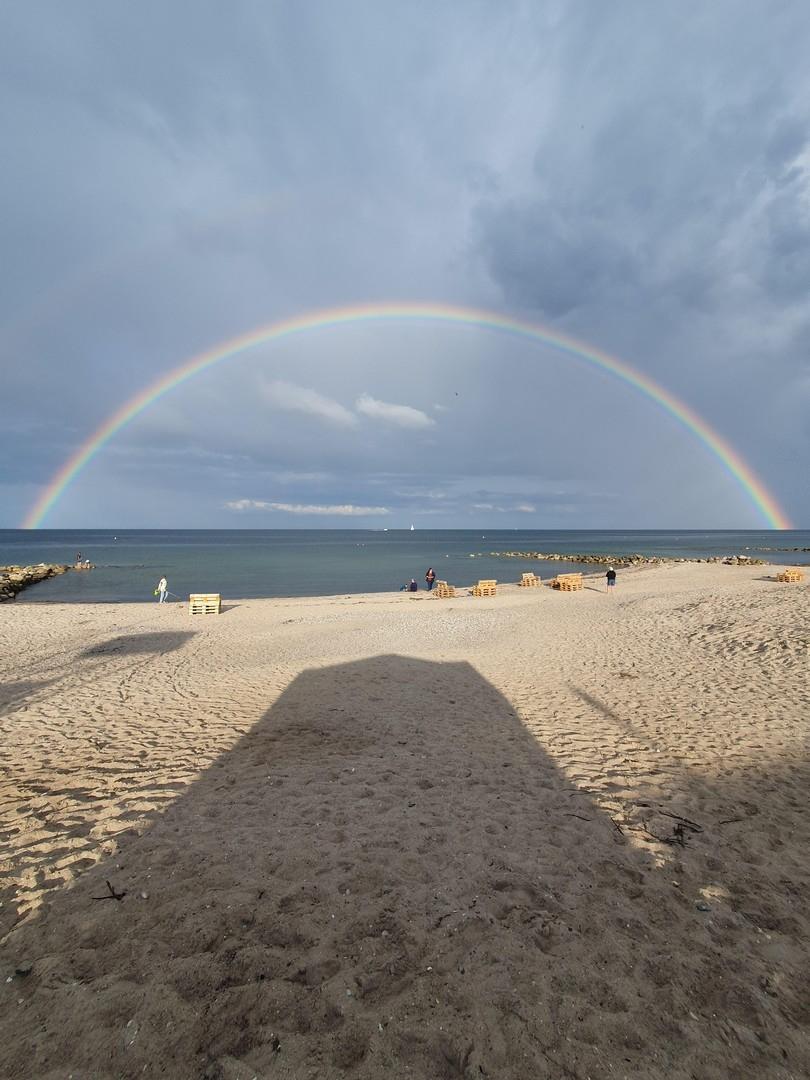 Regenbogen am Strand