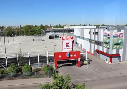 Blick auf  Parkgebäude