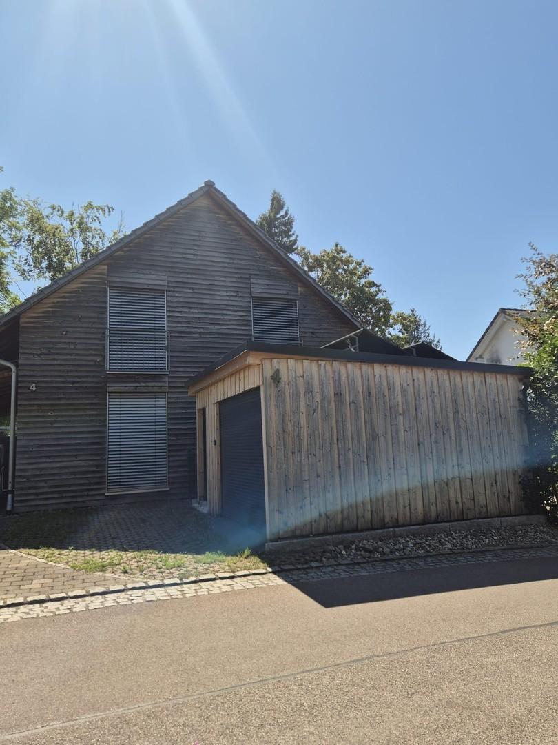 Aussen Eingang Carport