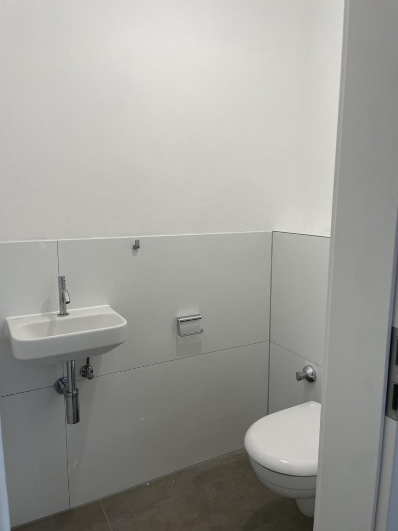 separates WC