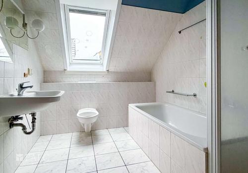 Badezimmer DG