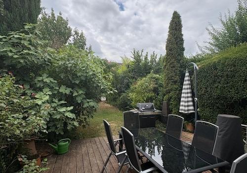 Garten mit Terrasse