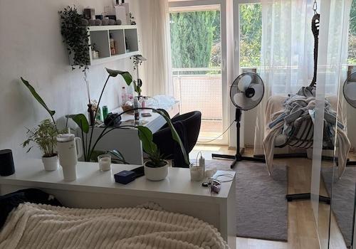 Schlafzimmer mit Balkon