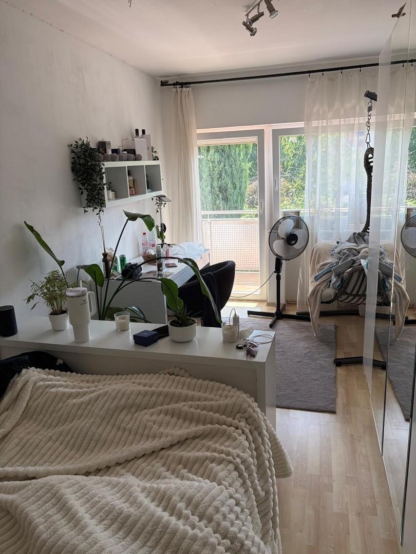 Schlafzimmer mit Balkon
