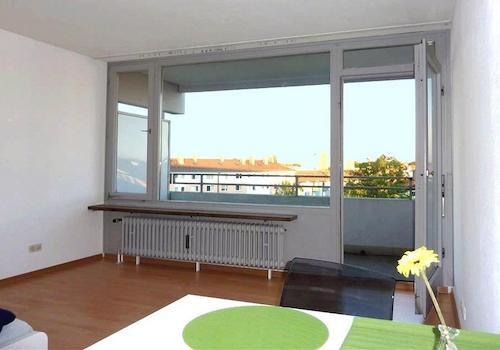 Blick zum Balkon