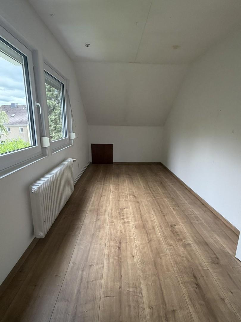 Schlafzimmer / Kinderzimmer OG