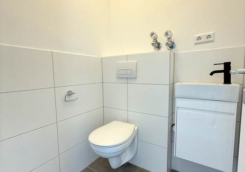 separates WC