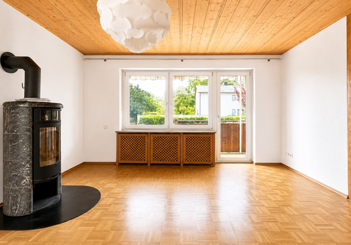 Wohnzimmer mit Kamin