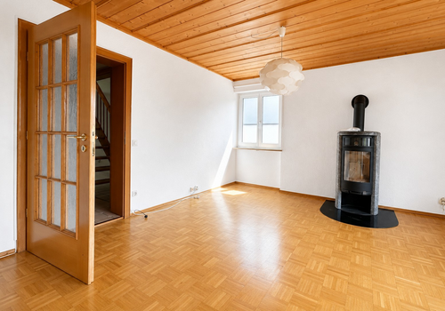 Wohnzimmer mit Kamin