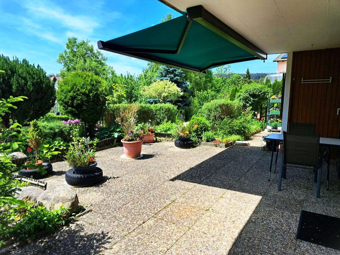 UG Terrasse mit Sitzbereich