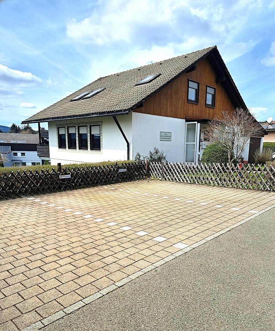 MFH mit 3 Parkplätzen