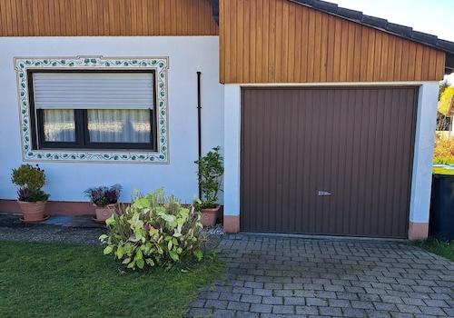 Haus Eingangsseite rechts