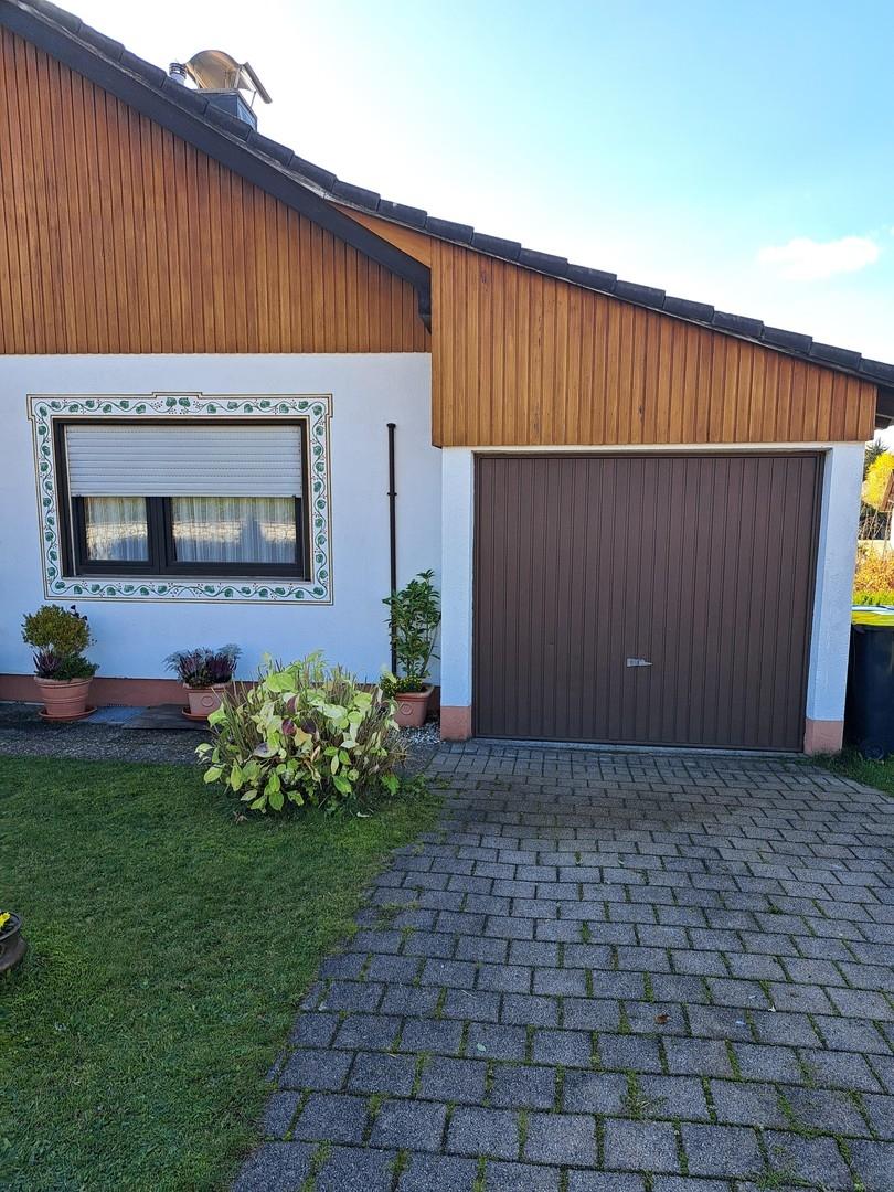 Haus Eingangsseite rechts