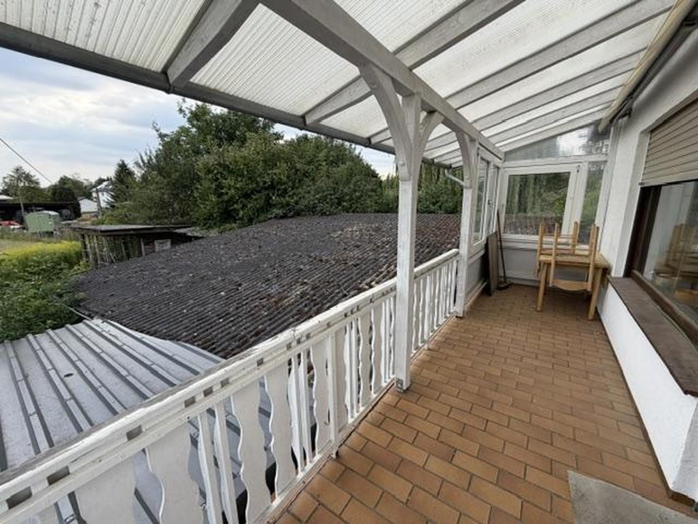 Balkon mit Blick auf Garten