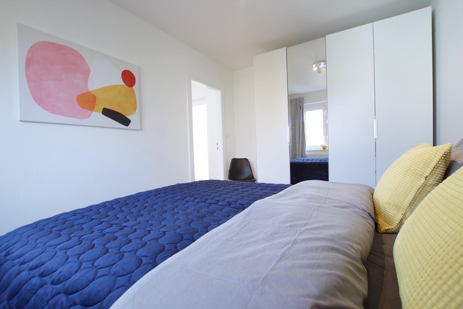 Schlafzimmer 2 / Bedroom 2