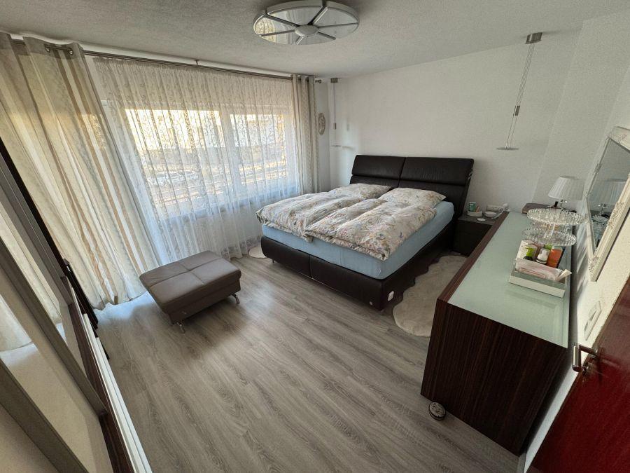 011 Schlafzimmer OG