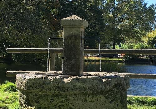 Umgebung Weiher Brunnen