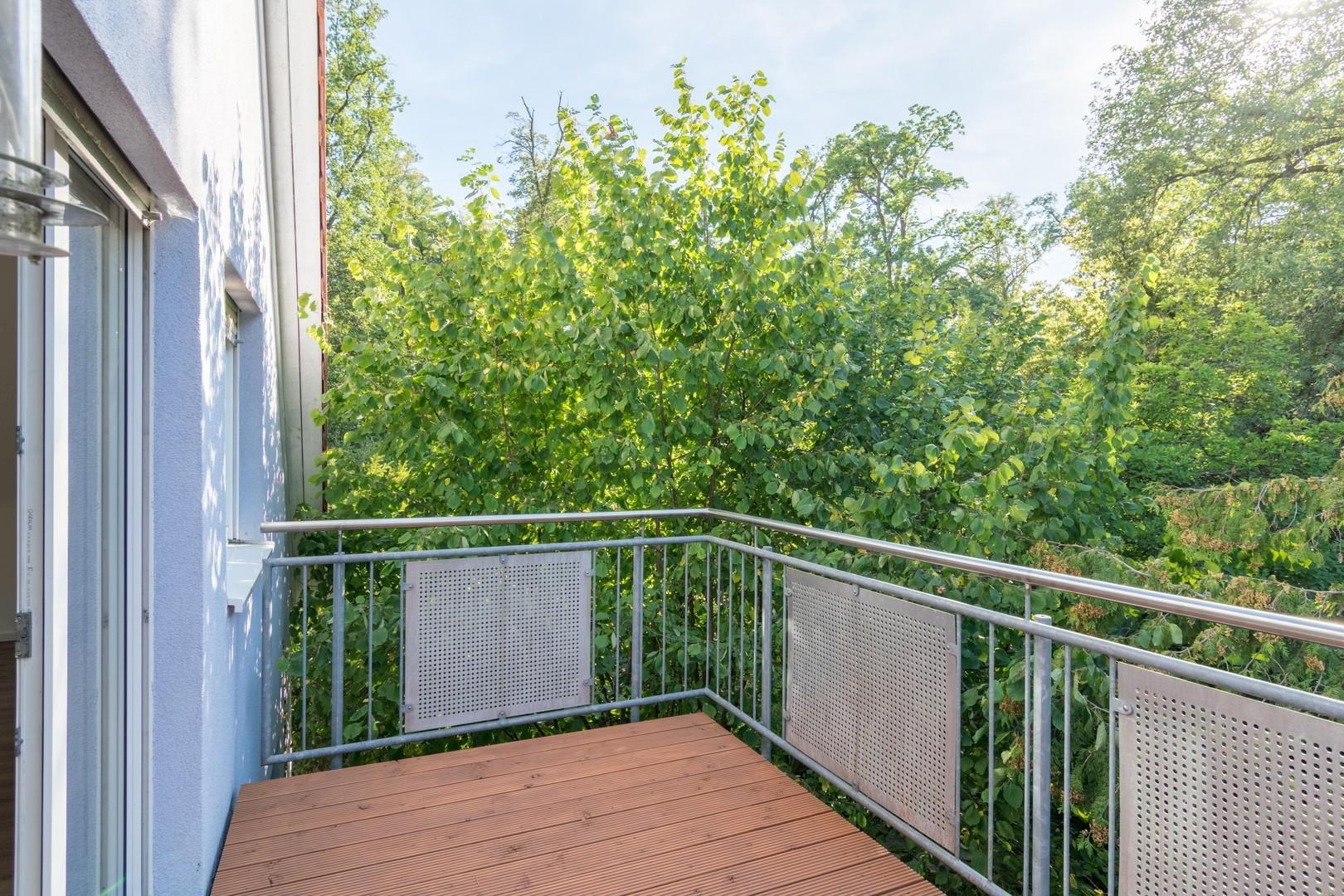 Balkon mit Blick ins Grüne
