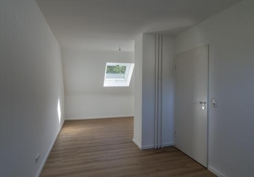 Schlafzimmer mit Dachschräge