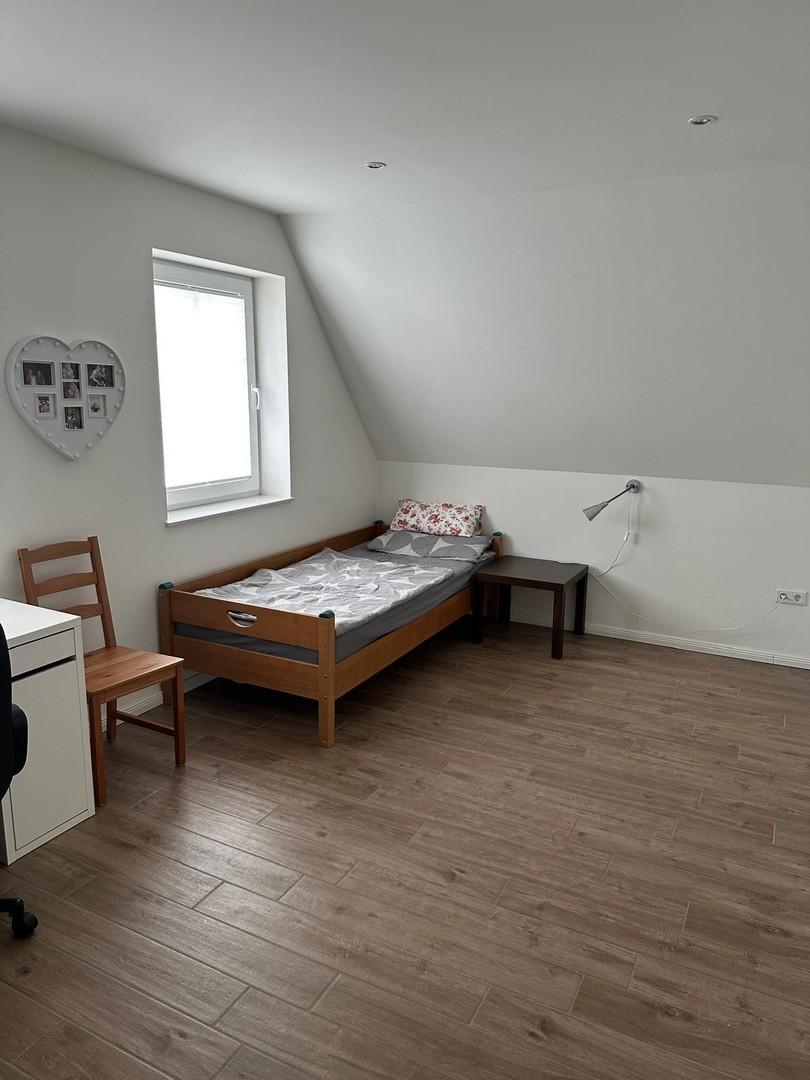 Zimmer Kind 1 Blick 2