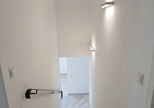 Einrichtungsbeispiel Treppe KI