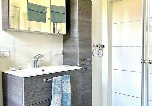 Badezimmer EG