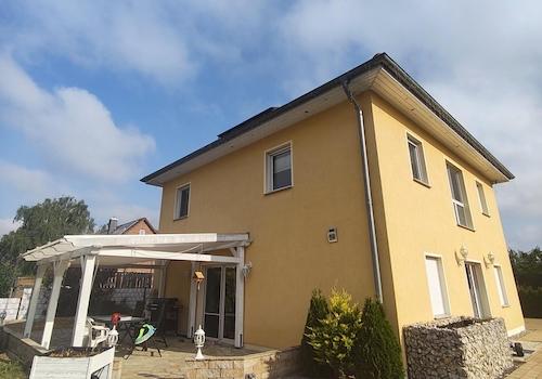 Eingang und Terrasse