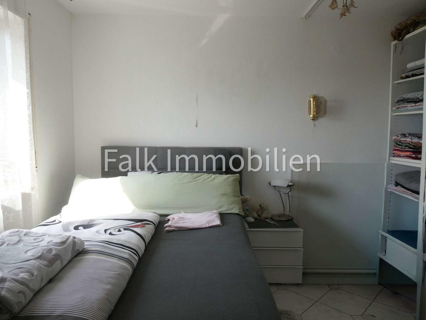 Wohn-/Ess-/Schlafzimmer