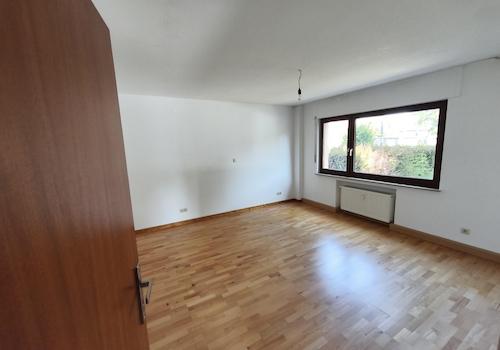 Schlafzimmer (vom Flur aus)
