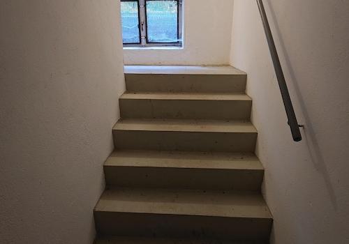 Kellertreppe zum EG