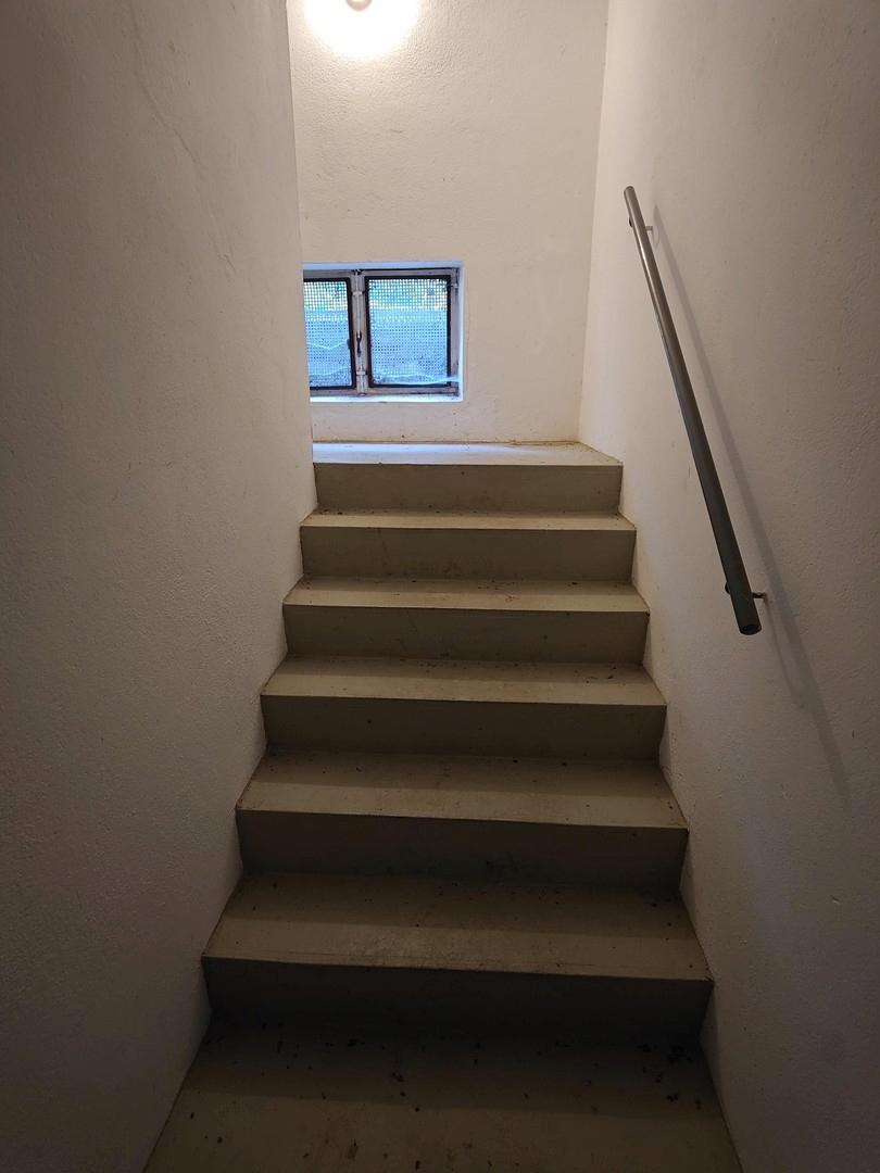 Kellertreppe zum EG