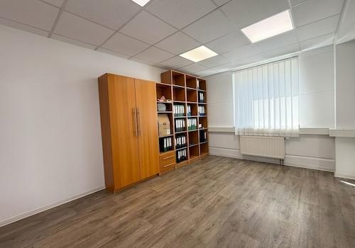 Büro (Büro Rechts)