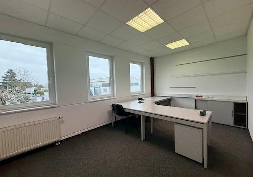 Büro (1. OG Rechts)