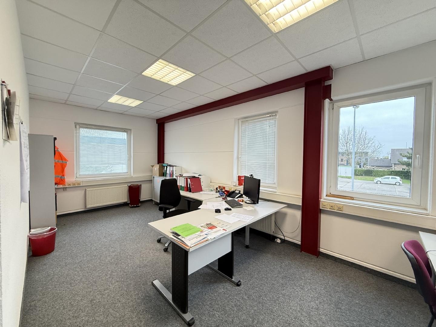 Büro (1. OG Links)
