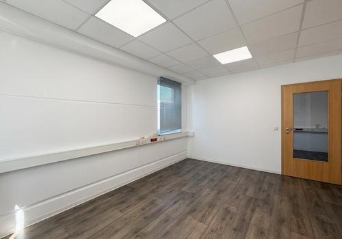 Büro (EG Rechts)