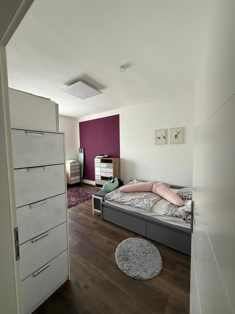 Schlafzimmer 1