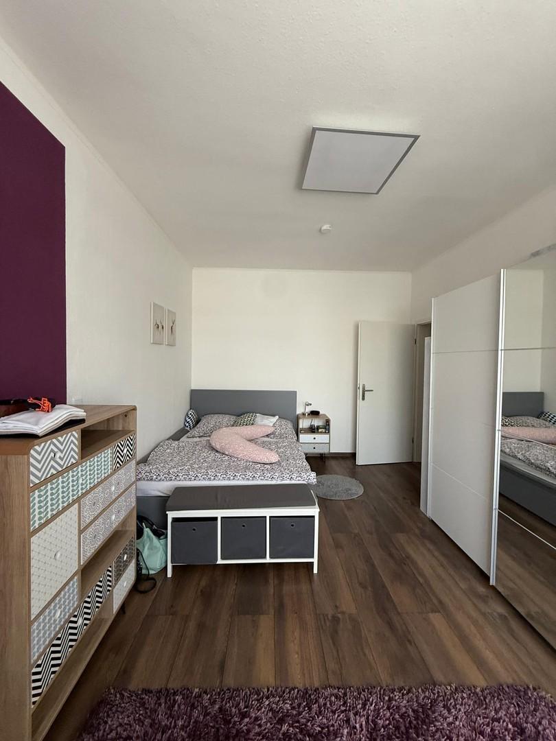 Schlafzimmer 1