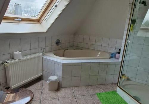 Badezimmer im DG.jpg