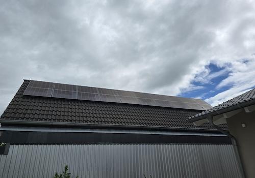 PV-Anlage Rückseite der Garage