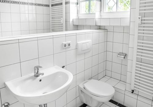 gemeinsames Badezimmer
