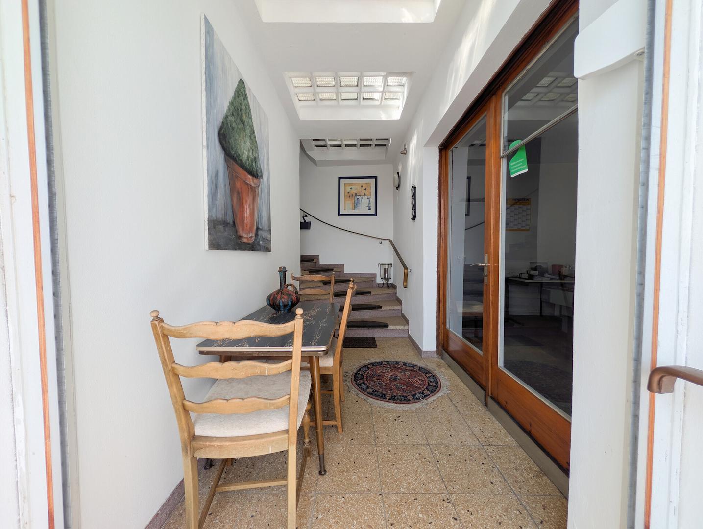 Eingangsbereich Büro und Wohnung