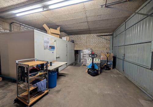 Doppelhalle mit Kühlzelle