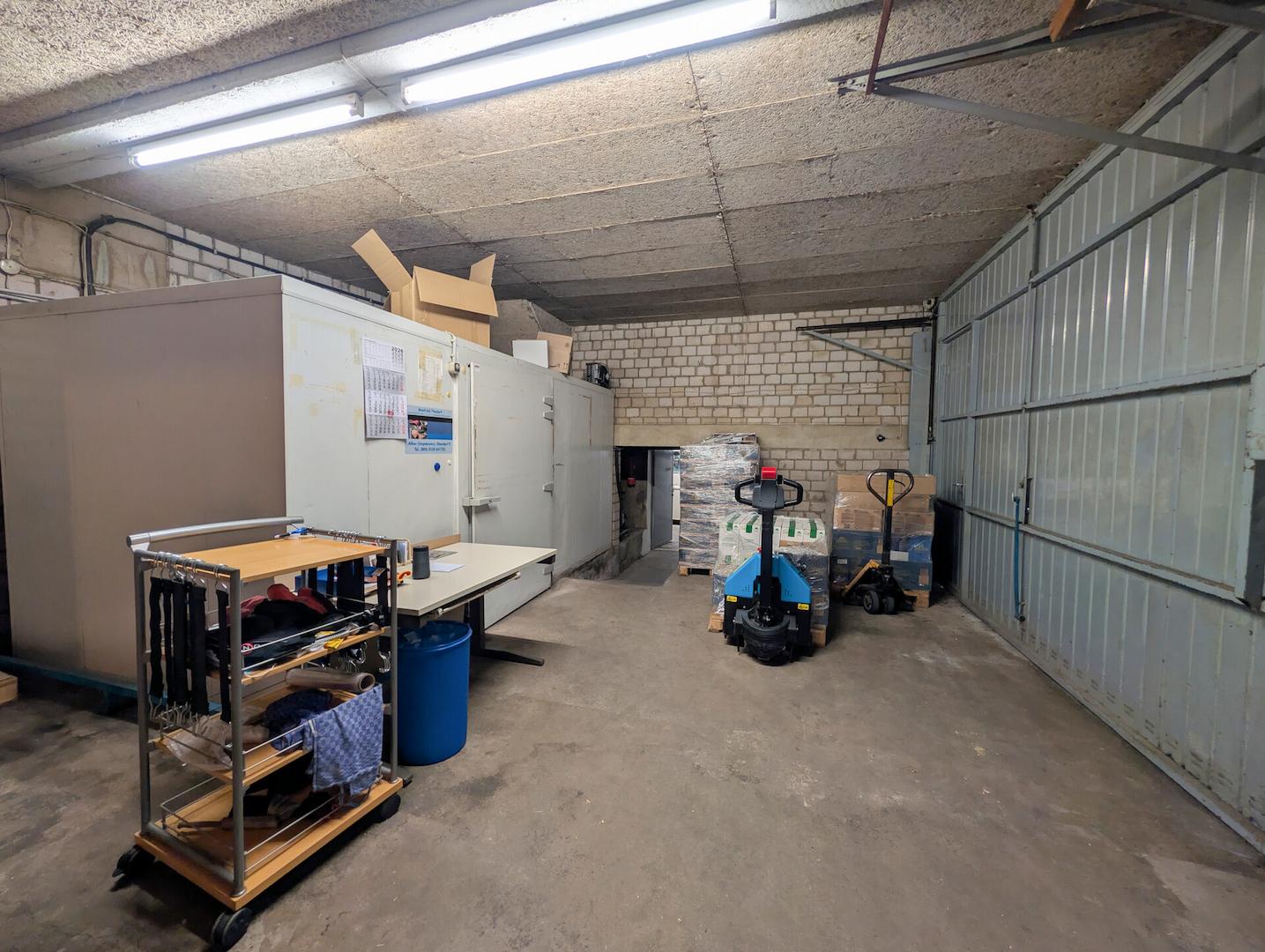 Doppelhalle mit Kühlzelle