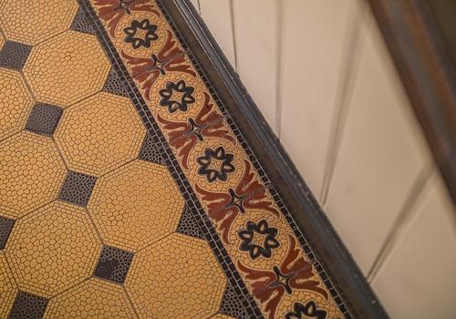 Wohn- und Geschäftshaus | Eingangsbereich Detail