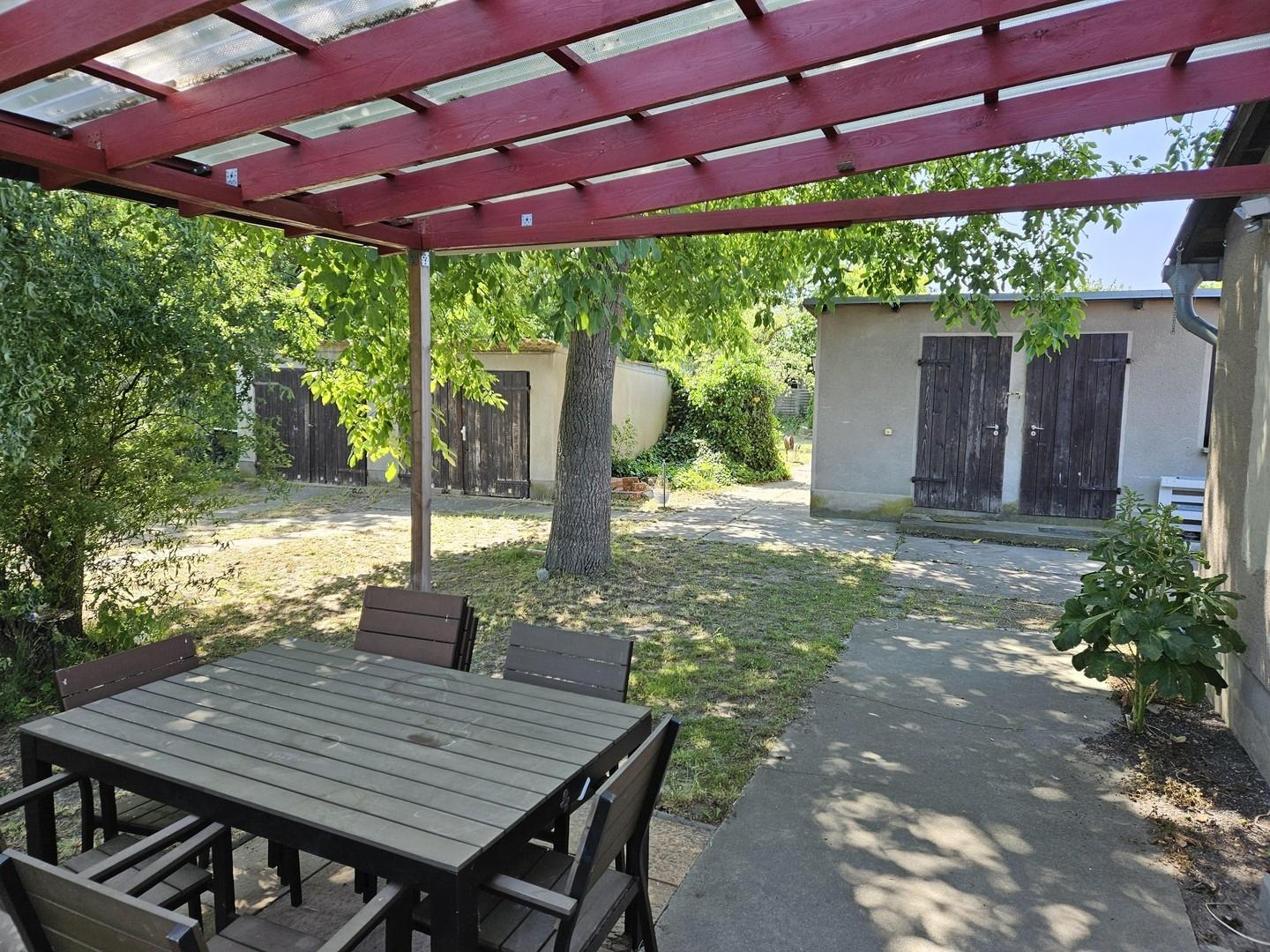 Blick zur Garage